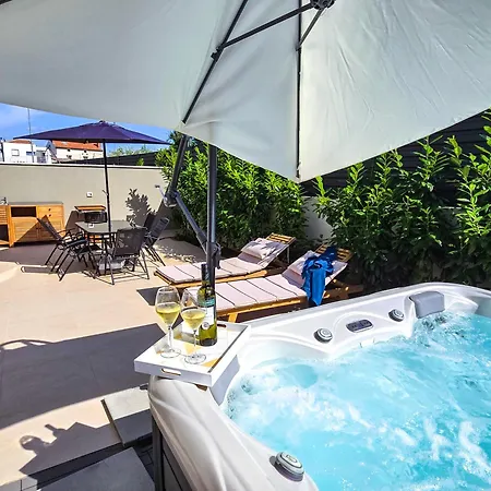 Villa David With Private Parking